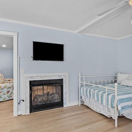 The Blue Lagoon Pine Knoll Shores Extérieur photo