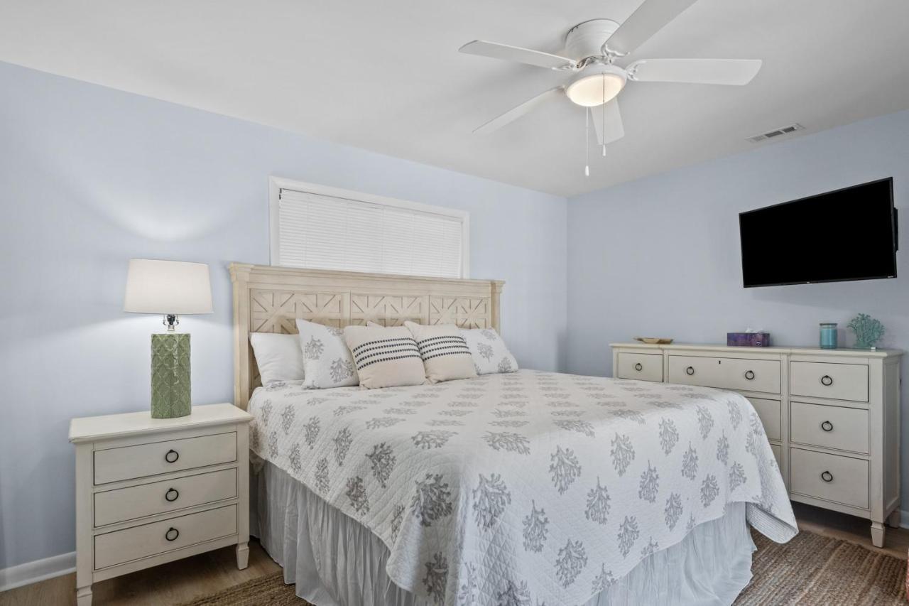 The Blue Lagoon Pine Knoll Shores Extérieur photo