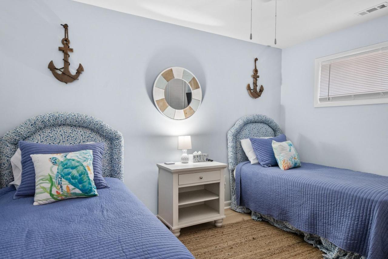 The Blue Lagoon Pine Knoll Shores Extérieur photo