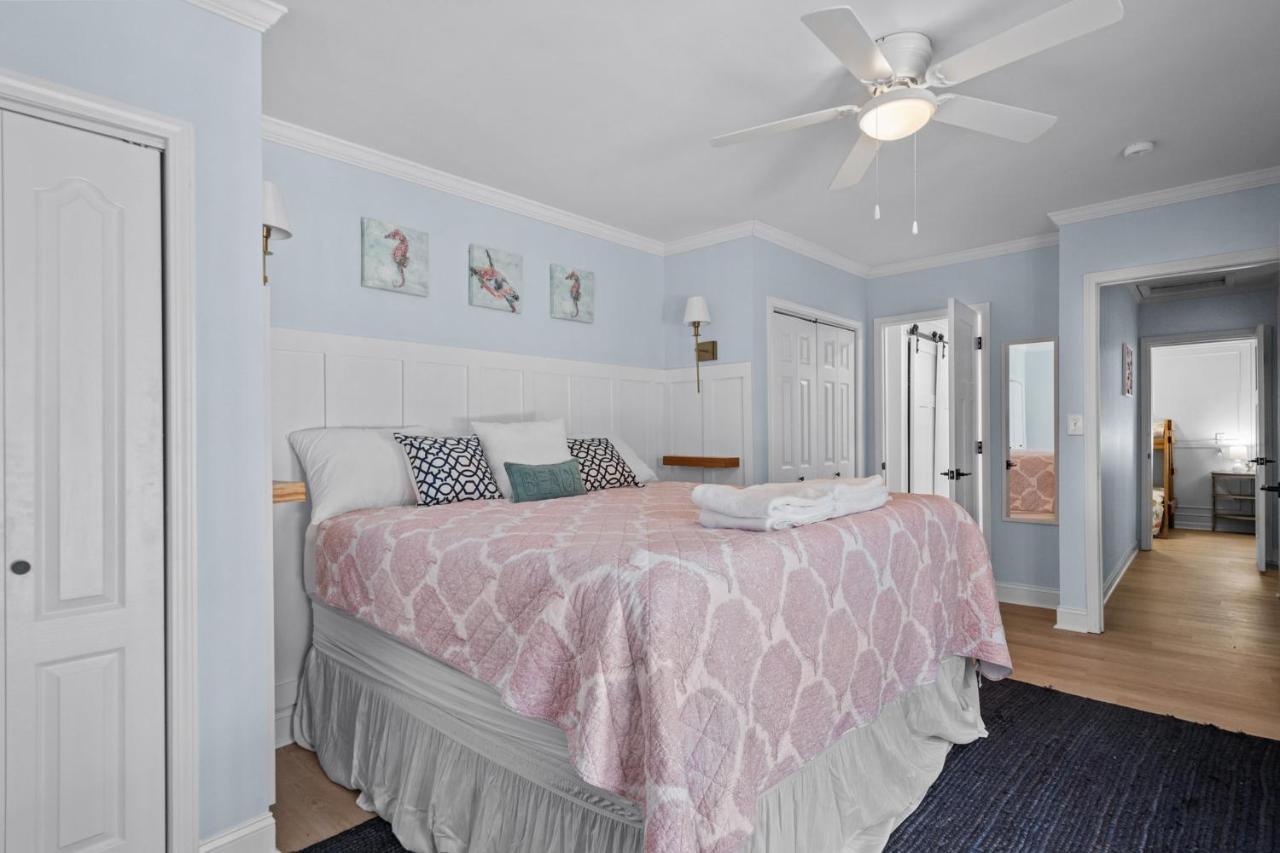 The Blue Lagoon Pine Knoll Shores Extérieur photo